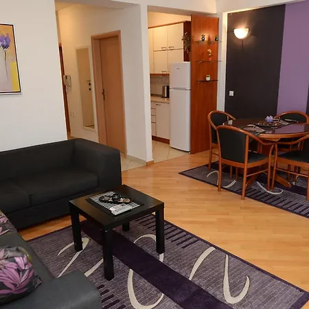 Exclusive Budget Апартаменти