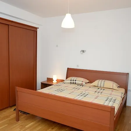 Apartment Exclusive Budget *