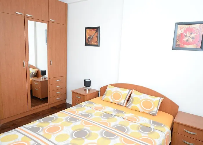 Exclusive Budget Апартаменти