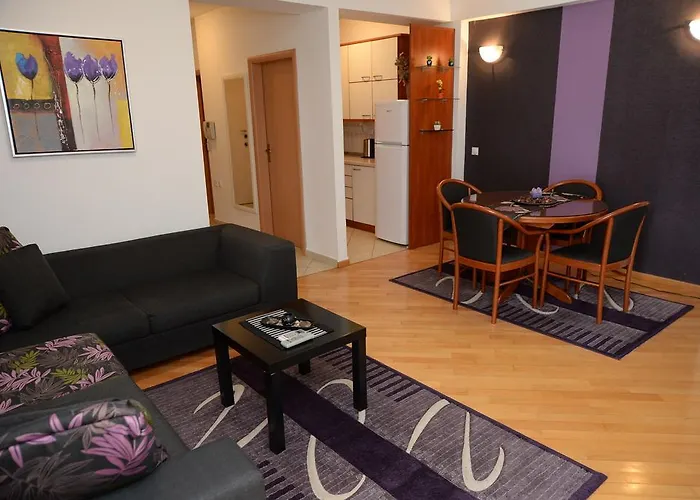 Exclusive Budget Апартаменти