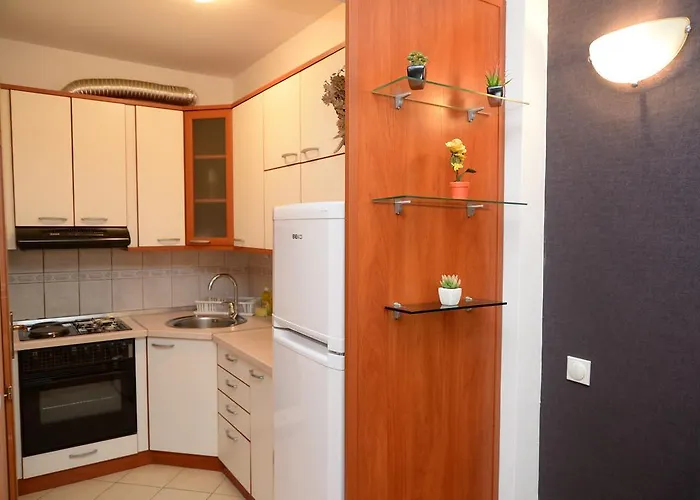 Exclusive Budget * Скоп'є